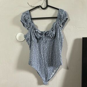 Brand:Wild fable Size:XL but can also fit large.